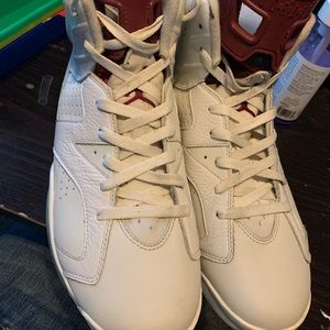 Jordan 6 Maroon